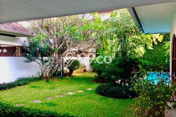 Disewakan Rumah Konsep Modern di Menteng Jakarta Pusat dengan 4 KT Disewakan Rumah Konsep Modern di Menteng Jakarta Pusat dengan 4 KT