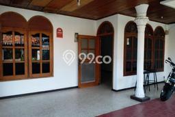 Dijual Rumah 5 Kamar Lokasi Strategis Nyaman dan Strategis di Rungkut Dijual Rumah 5 Kamar Lokasi Strategis Nyaman dan Strategis di Rungkut