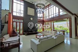 PENAWARAN TERBATAS! Rumah Berkualitas area Setra Duta, LT 1344m² LB 850m² PENAWARAN TERBATAS! Rumah Berkualitas area Setra Duta, LT 1344m² LB 850m²