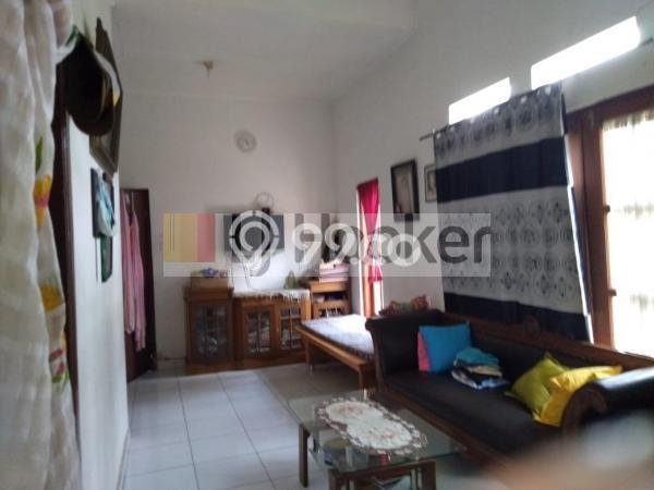 Dijual Hunian Rumah Terawat 5 KT di Bojong Sari, Depok Dijual Hunian Rumah Terawat 5 KT di Bojong Sari, Depok