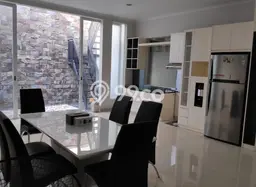 Jarang Ada! Rumah Sewa 4 Kamar Bagus Siap Huni Green Lake City Jarang Ada! Rumah Sewa 4 Kamar Bagus Siap Huni Green Lake City