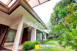 Rumah Disewakan Jakarta Selatan LT 500m2 LB 400m2 Kawasan Kemang Rumah Disewakan Jakarta Selatan LT 500m2 LB 400m2 Kawasan Kemang