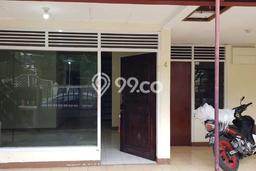UNIT SPESIAL! Rumah area Cilandak, 5 KT, Dekat Fasilitas, Luas 200m² Bangunan 300m² UNIT SPESIAL! Rumah area Cilandak, 5 KT, Dekat Fasilitas, Luas 200m² Bangunan 300m²
