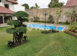 For Sale! Luxury House LT 870m2 Desain Elegan di Kemang For Sale! Luxury House LT 870m2 Desain Elegan di Kemang