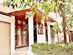 Ready to Use! Luxury House LT 418m2 Desain Modern di Cipete Ready to Use! Luxury House LT 418m2 Desain Modern di Cipete