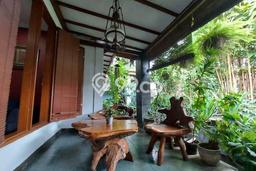Rumah di Kebayoran Lama, Jakarta Selatan, Luas 288m² LB 240m² Rumah di Kebayoran Lama, Jakarta Selatan, Luas 288m² LB 240m²