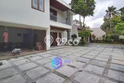 Ready to Use! Premium House LT 875m2 Desain Elegan di Lebak Bulus Ready to Use! Premium House LT 875m2 Desain Elegan di Lebak Bulus