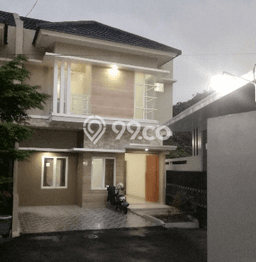 Rumah Strategis Modern Lb 140m2 di Laweyan, Solo Rumah Strategis Modern Lb 140m2 di Laweyan, Solo