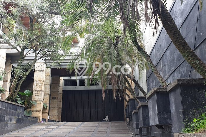 Rumah Elit Modern Tanpa Renovasi di Cipaganti Bandung Rumah Elit Modern Tanpa Renovasi di Cipaganti Bandung