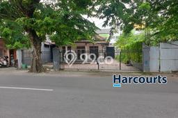DISEWAKAN!!! Rumah Strategis Pinggir Jalan Raya Manahan Solo DISEWAKAN!!! Rumah Strategis Pinggir Jalan Raya Manahan Solo