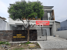 Rumah Area Nyaman di Citraland, Surabaya, Luas 264m2m² LB 450m2m² Rumah Area Nyaman di Citraland, Surabaya, Luas 264m2m² LB 450m2m²