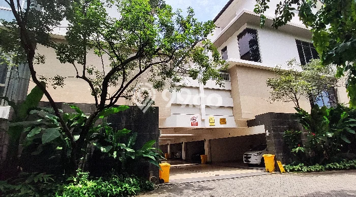 Rumah Elit LB 372m2 Siap Huni Desain Elegan di Kedoya, Jakarta Barat Rumah Elit LB 372m2 Siap Huni Desain Elegan di Kedoya, Jakarta Barat