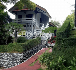 Rumah Strategis di Pusat Kota Trawas, Mojokerto - 4 Kamar Tidur Rumah Strategis di Pusat Kota Trawas, Mojokerto - 4 Kamar Tidur