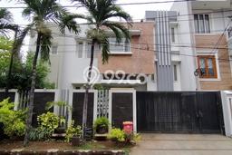 KESEMPATAN TERBAIK! Rumah Asri di Sunrise Garden, LT 240m² LB 588m² KESEMPATAN TERBAIK! Rumah Asri di Sunrise Garden, LT 240m² LB 588m²