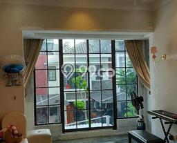 Jual Rumah Mewah Elegan Dengan View Cantik di Green Lake City, Jakarta Barat Jual Rumah Mewah Elegan Dengan View Cantik di Green Lake City, Jakarta Barat