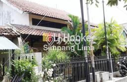 Rumah Nyaman di Semarang Selatan, Semarang, Luas 233m² LB 233m² Rumah Nyaman di Semarang Selatan, Semarang, Luas 233m² LB 233m²