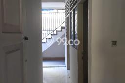 Rumah Asri 4 KT di Kedoya, Jakarta Barat - LT 346m² Rumah Asri 4 KT di Kedoya, Jakarta Barat - LT 346m²
