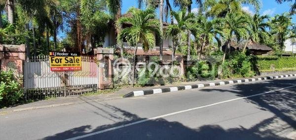 Ready to Use! Premium House LT 595m2 Desain Elegan di Sanur Kauh Ready to Use! Premium House LT 595m2 Desain Elegan di Sanur Kauh