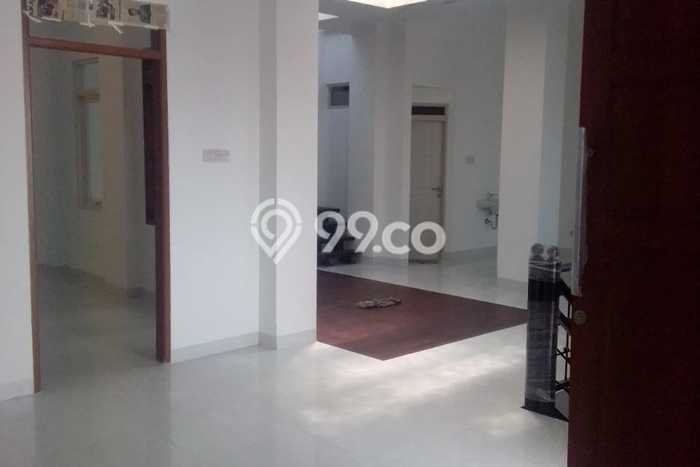 INVESTASI TEPAT! Rumah di Kiaracondong, Luas 129m2m² LB 158m2m² INVESTASI TEPAT! Rumah di Kiaracondong, Luas 129m2m² LB 158m2m²