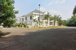 Rumah Elit Modern Tanpa Renovasi di Cibubur Bogor Rumah Elit Modern Tanpa Renovasi di Cibubur Bogor