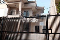 Disewakan! Rumah 3 Kamar Tidur &
3 Kamar Mandi di Cengkareng Barat, Jakarta Barat Disewakan! Rumah 3 Kamar Tidur &
3 Kamar Mandi di Cengkareng Barat, Jakarta Barat