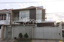 Rumah Nyaman 4 KT Luas Tanah 187m² di Green Ville, Jakarta Barat Rumah Nyaman 4 KT Luas Tanah 187m² di Green Ville, Jakarta Barat