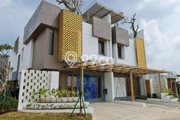 Rumah Luxury Modern Tanpa Renovasi di Green Lake City Jakarta Barat Rumah Luxury Modern Tanpa Renovasi di Green Lake City Jakarta Barat