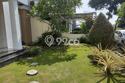 HOT DEAL! Dijual Rumah Berkualitas area Citraland, Surabaya, Luas Tanah 200m2m² LB 170m2m² HOT DEAL! Dijual Rumah Berkualitas area Citraland, Surabaya, Luas Tanah 200m2m² LB 170m2m²