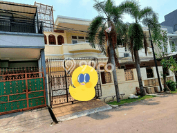 Rumah di Green garden, LT 144m², LB 250m² Rumah di Green garden, LT 144m², LB 250m²