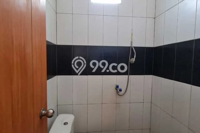 Dijual Cepat Rumah Bagus Siap Huni LB 160m2 di Semarang Timur, Semarang Dijual Cepat Rumah Bagus Siap Huni LB 160m2 di Semarang Timur, Semarang