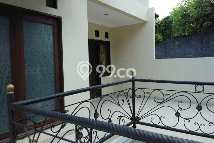 BEST CHOICE! Rumah kawasan Jangli, 4 KT, Akses Mall, LT 200m² LB 300m² BEST CHOICE! Rumah kawasan Jangli, 4 KT, Akses Mall, LT 200m² LB 300m²