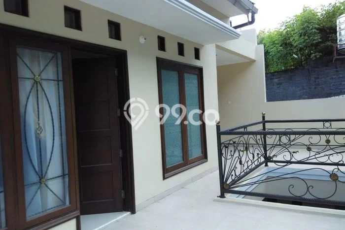 BEST CHOICE! Rumah kawasan Jangli, 4 KT, Akses Mall, LT 200m² LB 300m² BEST CHOICE! Rumah kawasan Jangli, 4 KT, Akses Mall, LT 200m² LB 300m²