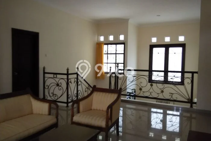 BEST CHOICE! Rumah kawasan Jangli, 4 KT, Akses Mall, LT 200m² LB 300m² BEST CHOICE! Rumah kawasan Jangli, 4 KT, Akses Mall, LT 200m² LB 300m²