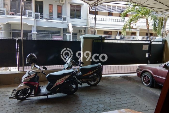Hunian Mewah Siap Huni LT 200m2 di Rungkut, Surabaya Hunian Mewah Siap Huni LT 200m2 di Rungkut, Surabaya