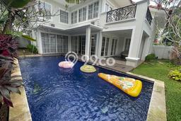 Hunian Bagus Disewakan di Lippo Karawaci, Tangerang LT 700m2, LB 500m2 Hunian Bagus Disewakan di Lippo Karawaci, Tangerang LT 700m2, LB 500m2