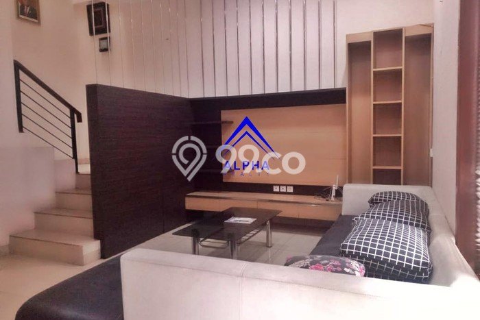 Disewakan! Rumah 3 Kamar Tidur &
3 Kamar Mandi di Pasteur, Bandung Disewakan! Rumah 3 Kamar Tidur &
3 Kamar Mandi di Pasteur, Bandung