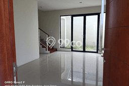Hunian Impian Modern! Rumah 2 Lantai area Citraland, Surabaya, Luas 135m² Bangunan 131m² Hunian Impian Modern! Rumah 2 Lantai area Citraland, Surabaya, Luas 135m² Bangunan 131m²