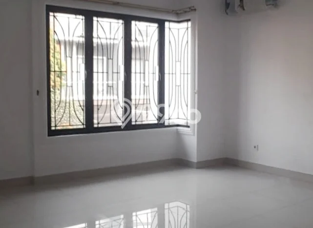 Rumah sewa siap huni 4 KT di Puri Indah, Jakarta Barat Rumah sewa siap huni 4 KT di Puri Indah, Jakarta Barat
