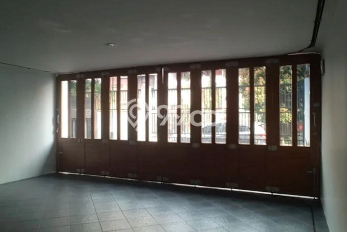 Rumah sewa siap huni 4 KT di Puri Indah, Jakarta Barat Rumah sewa siap huni 4 KT di Puri Indah, Jakarta Barat