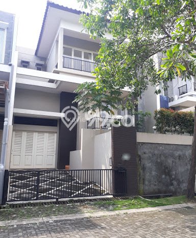 Ready to Use! Premium House LT 220m2 Desain Elegan di Candi Golf Ready to Use! Premium House LT 220m2 Desain Elegan di Candi Golf