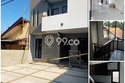 Rumah di Turangga, Luas 126m², Bangunan 160m² Rumah di Turangga, Luas 126m², Bangunan 160m²