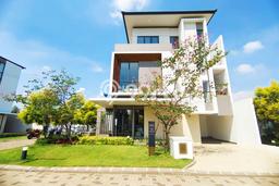 Rumah Strategis Cakung, Jakarta Timur, Luas 140m² Bangunan 138m² Rumah Strategis Cakung, Jakarta Timur, Luas 140m² Bangunan 138m²