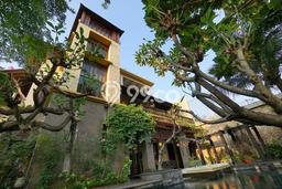 Hunian Impian Keluarga LB 900m² View Kota di Pondok Indah, Jakarta Selatan Hunian Impian Keluarga LB 900m² View Kota di Pondok Indah, Jakarta Selatan
