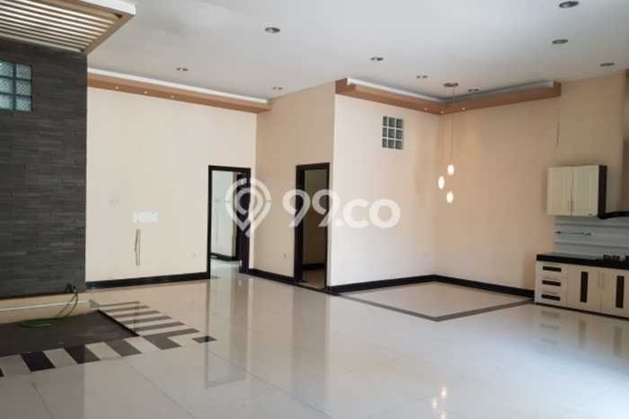 NEW LISTING! Rumah Strategis area Batununggal, Luas 180m2m² Bangunan 150m2m² NEW LISTING! Rumah Strategis area Batununggal, Luas 180m2m² Bangunan 150m2m²