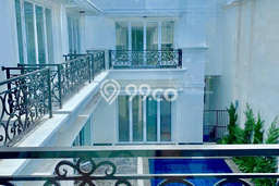 Rumah Elit Modern Tanpa Renovasi di Pondok Indah Jakarta Selatan Rumah Elit Modern Tanpa Renovasi di Pondok Indah Jakarta Selatan