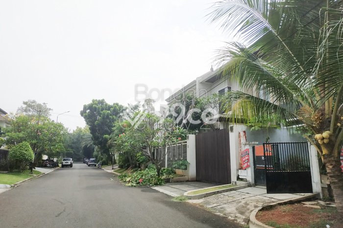 Hunian Mewah LB 253m2 Siap Pakai Desain Elegan di Pondok Indah, Jakarta Selatan Hunian Mewah LB 253m2 Siap Pakai Desain Elegan di Pondok Indah, Jakarta Selatan