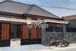 Dijual Rumah Premium dengan Fasilitas Sekitar Lengkap di Banjarsari, Solo Dijual Rumah Premium dengan Fasilitas Sekitar Lengkap di Banjarsari, Solo