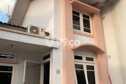 Rumah Strategis di Pusat Kota Gading Serpong, Tangerang - 2 Kamar Tidur Rumah Strategis di Pusat Kota Gading Serpong, Tangerang - 2 Kamar Tidur