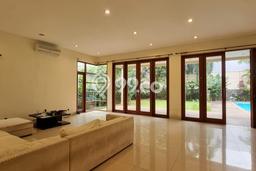 Rumah Eksklusif Dijual LT 1603m2 di Kemang, Jakarta Selatan Rumah Eksklusif Dijual LT 1603m2 di Kemang, Jakarta Selatan