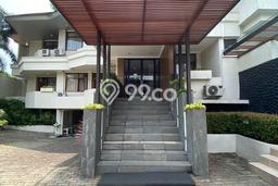 Siap Huni Rumah Mewah 4 Kamar di Kebayoran Baru Dekat ke Mana Pun Siap Huni Rumah Mewah 4 Kamar di Kebayoran Baru Dekat ke Mana Pun